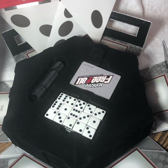 Yahtzee Free for All family dice game from Parker Brothers - Picture 10 of 10